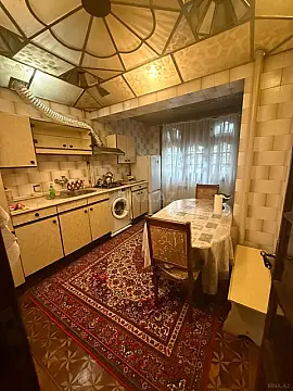 Satılır 4 otaqlı mənzil 120 m²