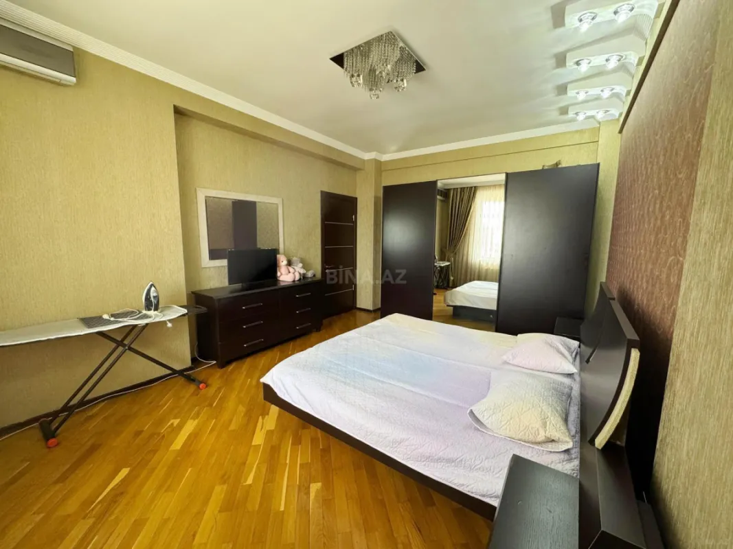 Kirayə verilir 2 otaqlı mənzil 110 m²