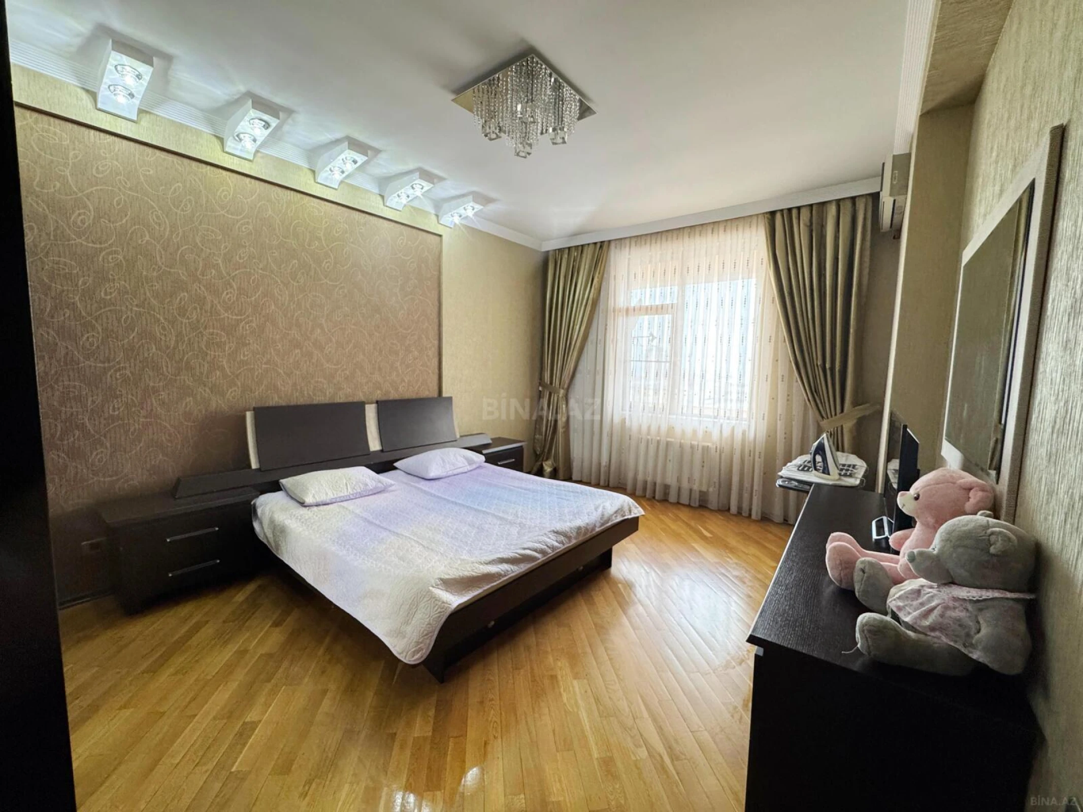 Kirayə verilir 2 otaqlı mənzil 110 m²