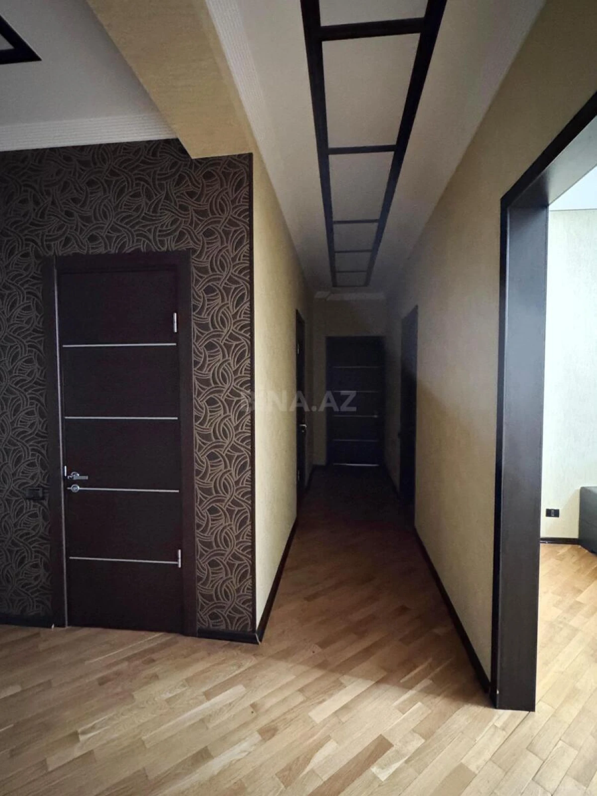 Kirayə verilir 2 otaqlı mənzil 110 m²