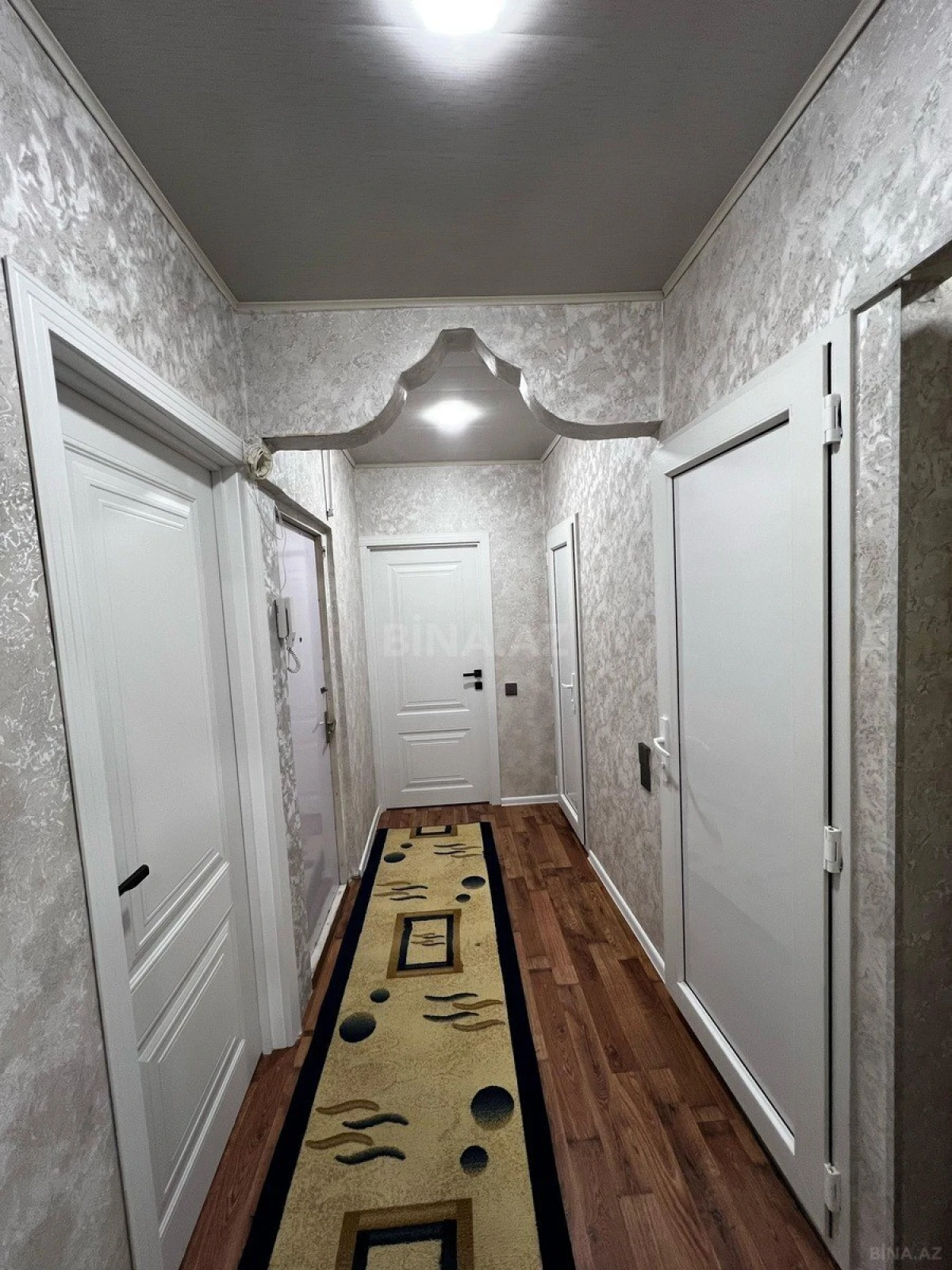 Kirayə verilir 2 otaqlı mənzil 60 m²