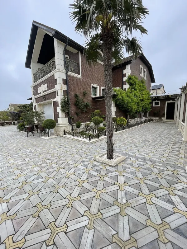 Kirayə verilir 6 otaqlı həyət evi 300 m²