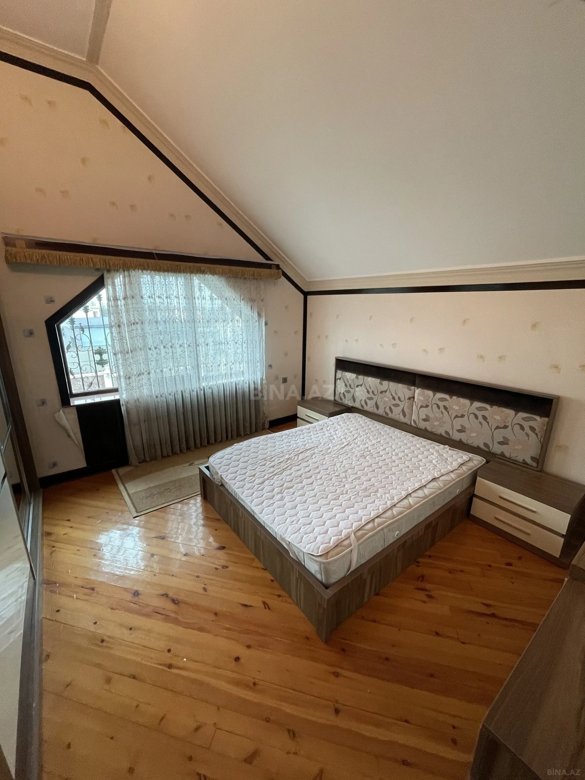 Kirayə verilir 6 otaqlı həyət evi 300 m²