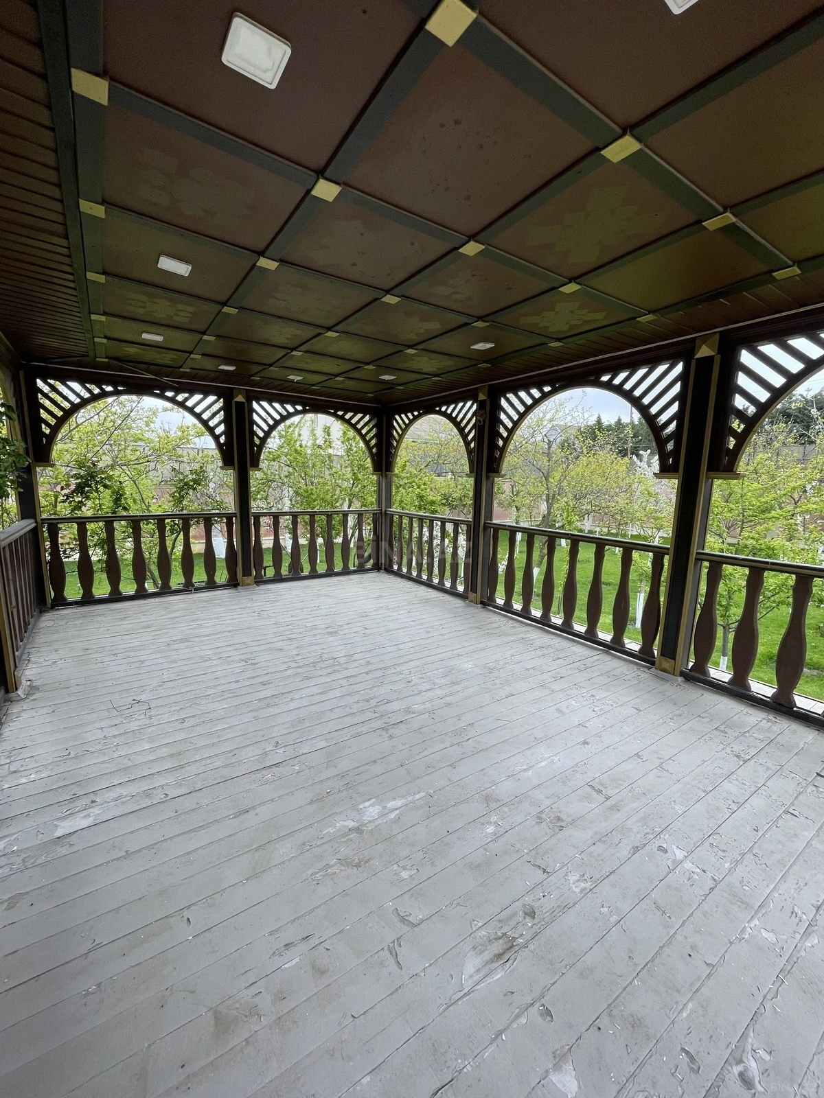 Kirayə verilir 6 otaqlı həyət evi 300 m²