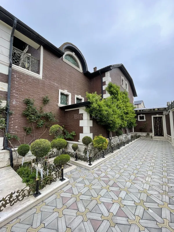 Kirayə verilir 6 otaqlı həyət evi 300 m²