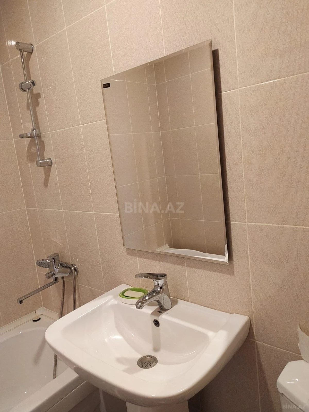 Kirayə verilir 2 otaqlı mənzil 60 m²