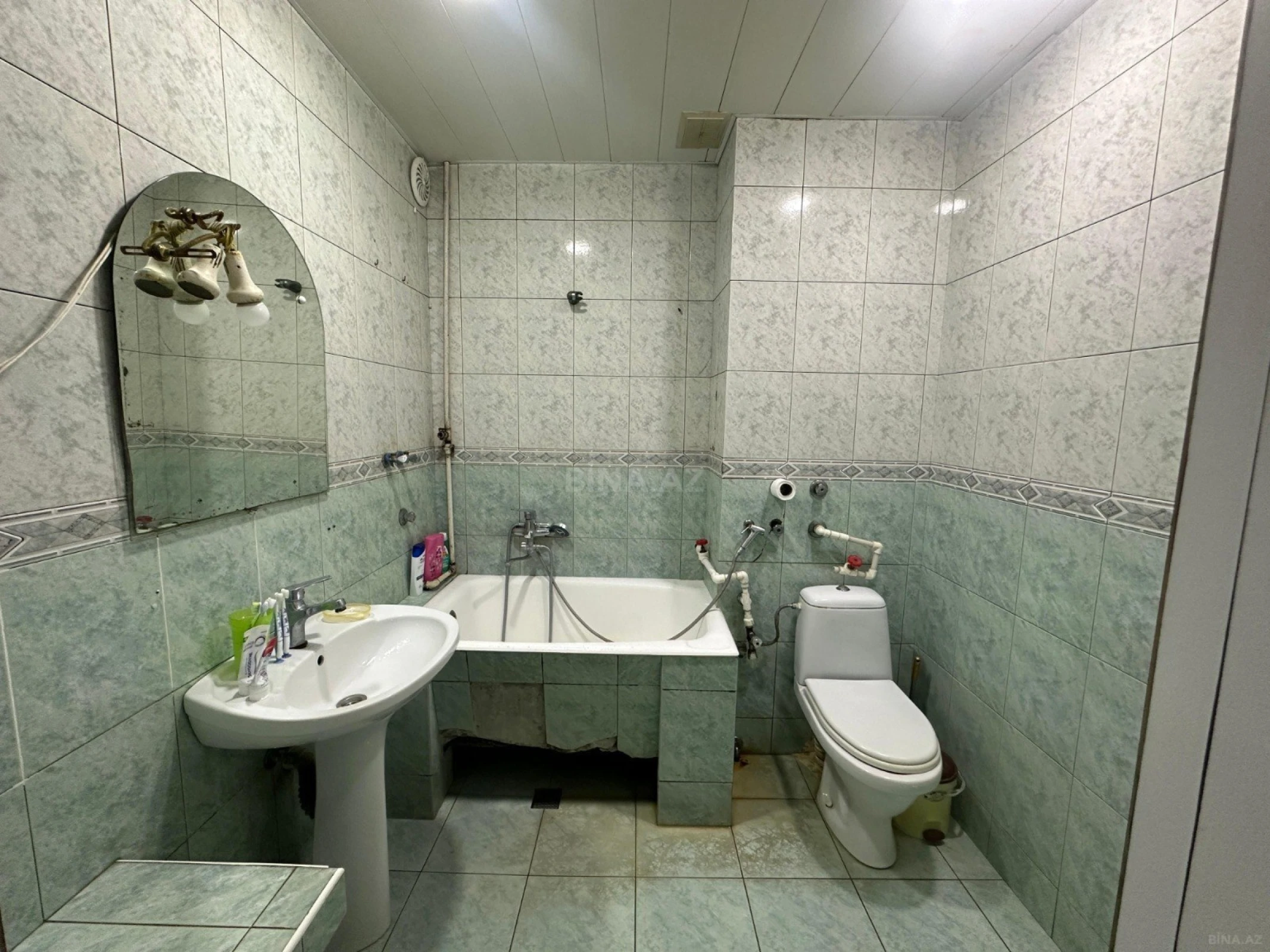 Satılır 5 otaqlı mənzil 125 m²