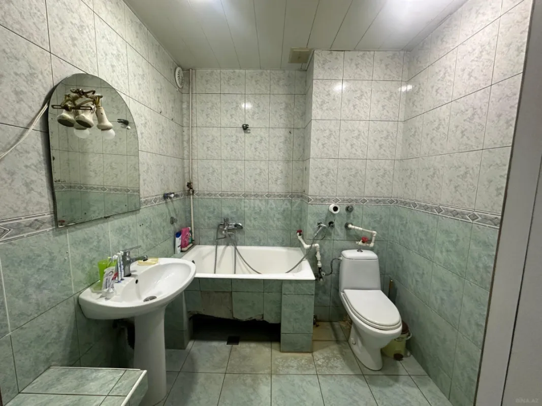 Satılır 5 otaqlı mənzil 125 m²