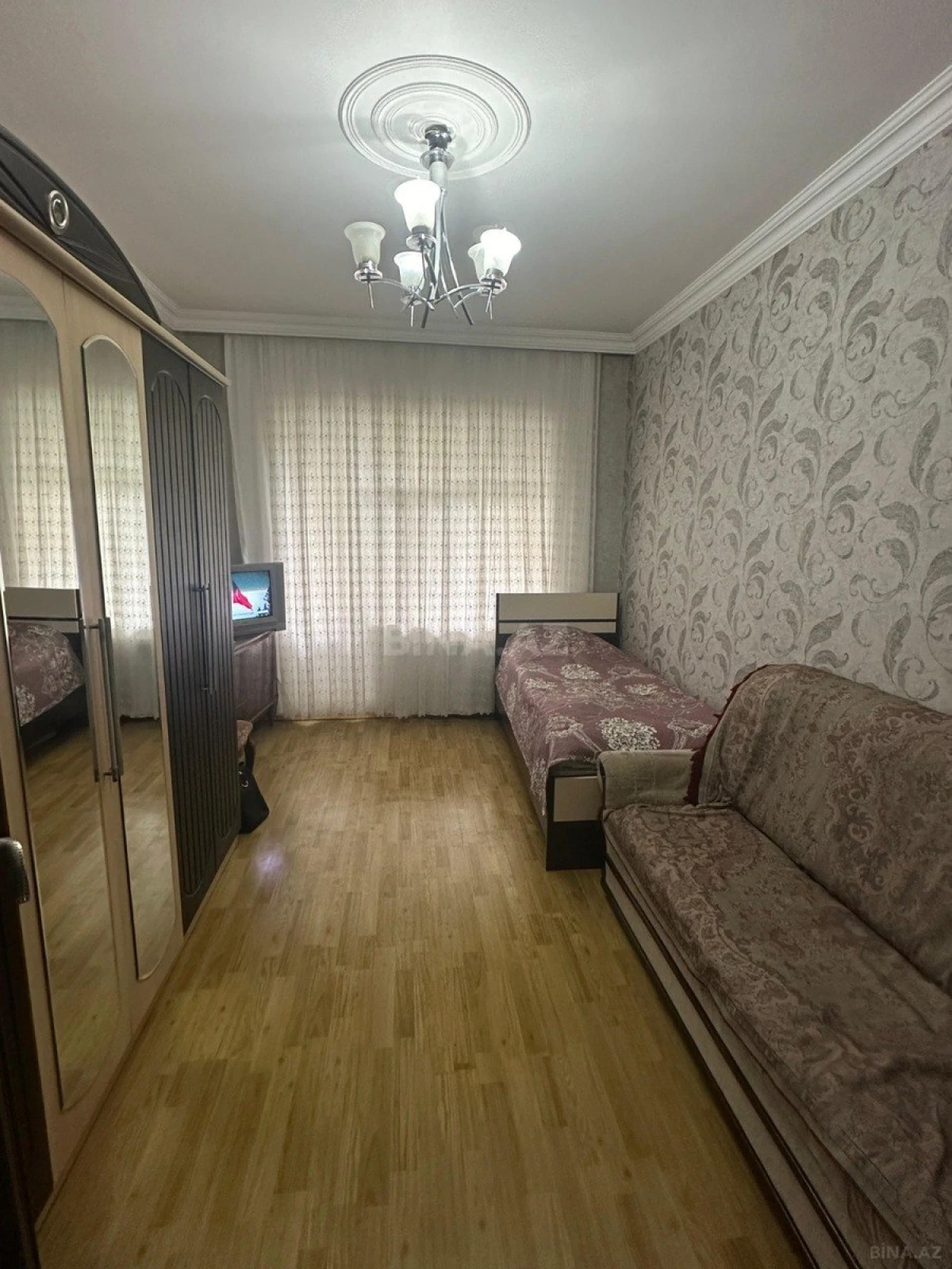 Satılır 5 otaqlı mənzil 125 m²