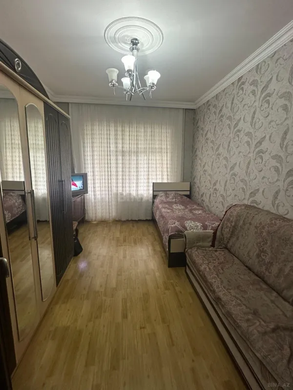 Satılır 5 otaqlı mənzil 125 m²