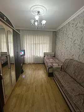 Satılır 5 otaqlı mənzil 125 m²