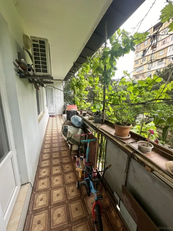 Satılır 5 otaqlı mənzil 125 m²