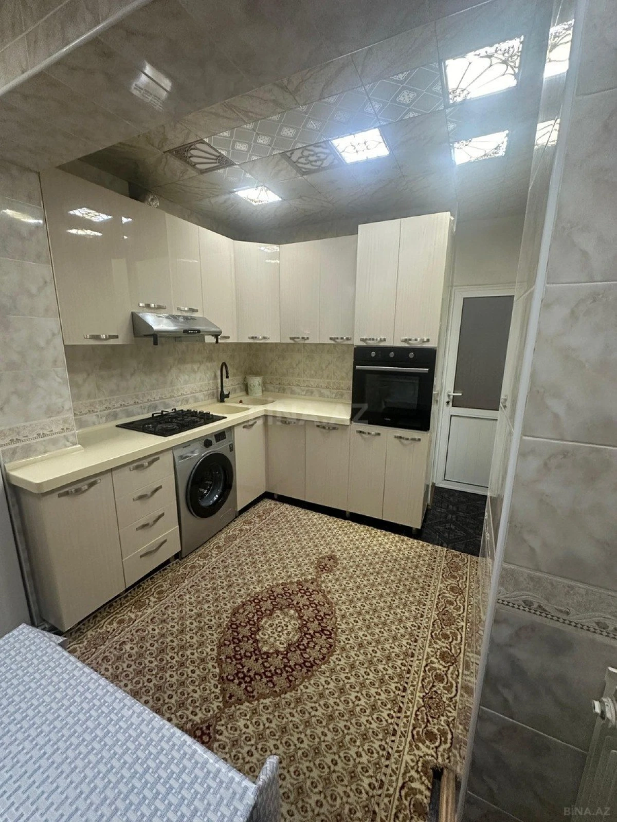Satılır 5 otaqlı mənzil 125 m²