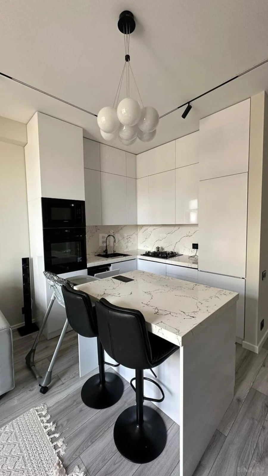 Satılır 2 otaqlı mənzil 52 m²