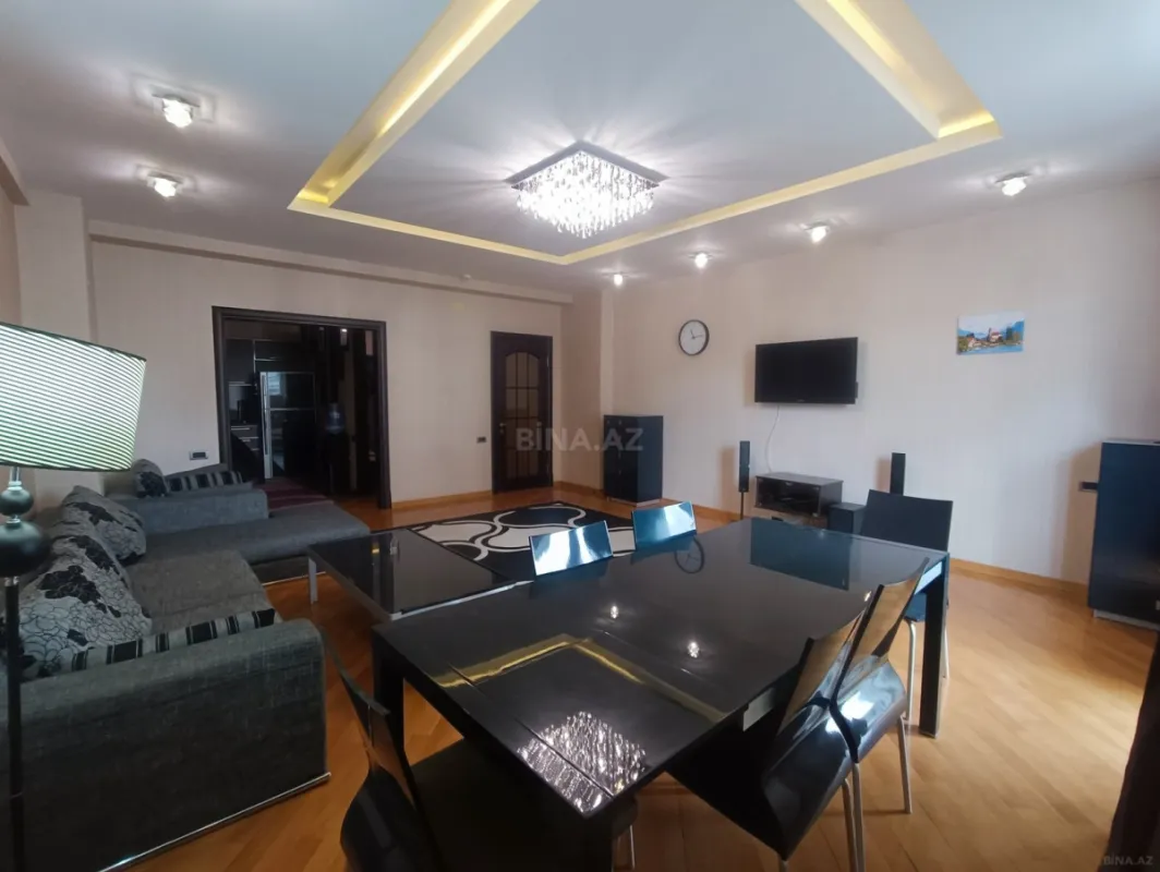 Kirayə verilir 3 otaqlı mənzil 145 m²
