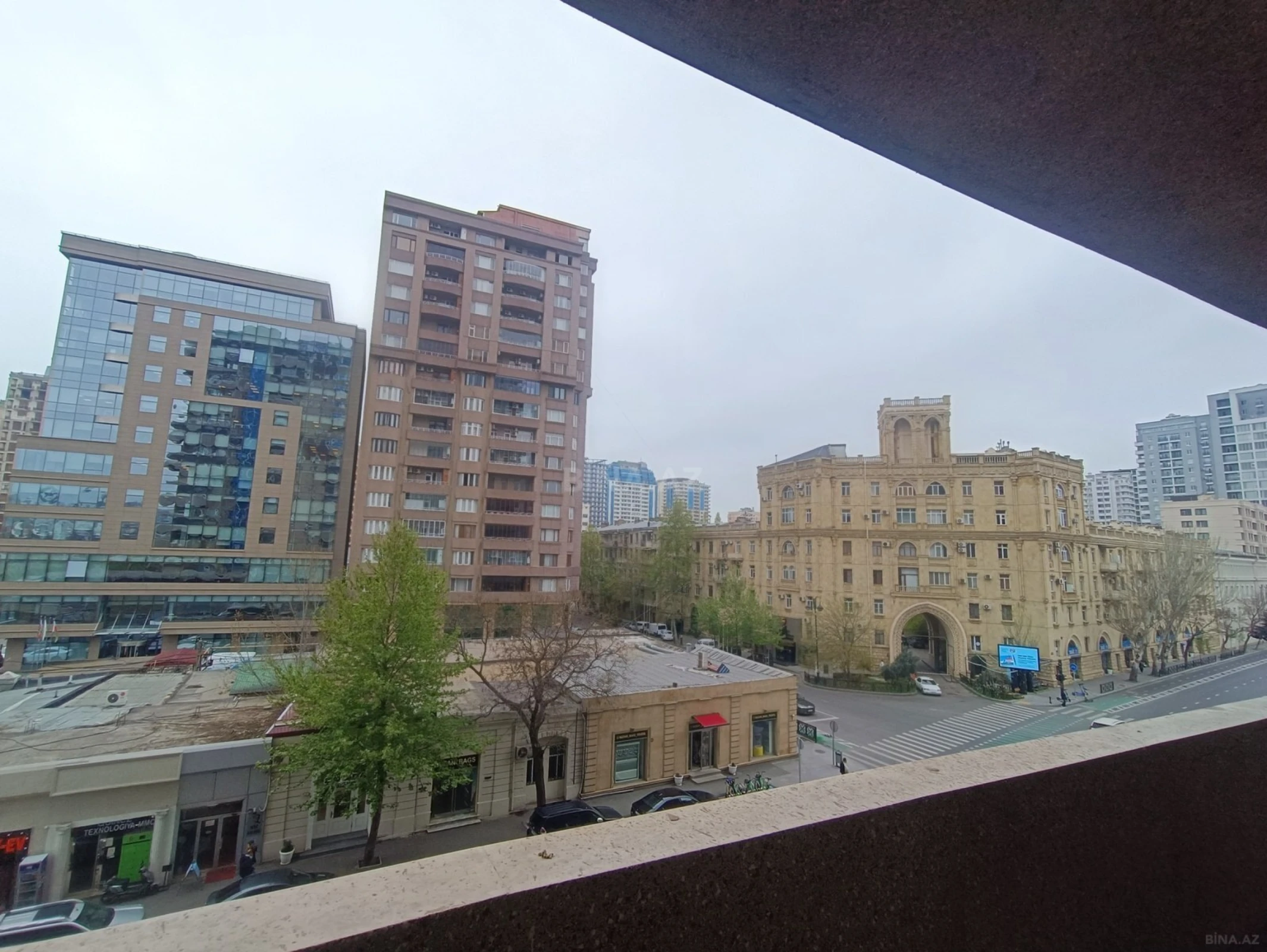 Kirayə verilir 3 otaqlı mənzil 145 m²