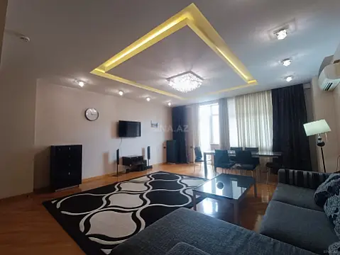 Kirayə verilir 3 otaqlı mənzil 145 m²