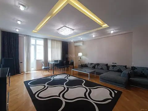 Kirayə verilir 3 otaqlı mənzil 145 m²