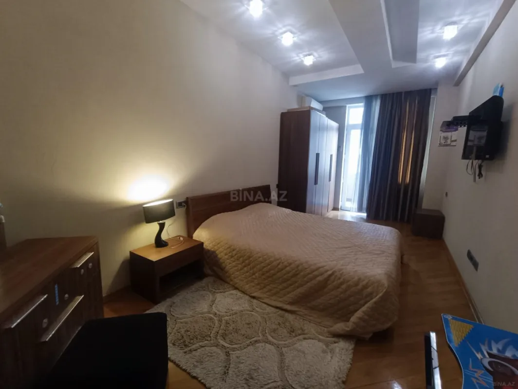 Kirayə verilir 3 otaqlı mənzil 145 m²
