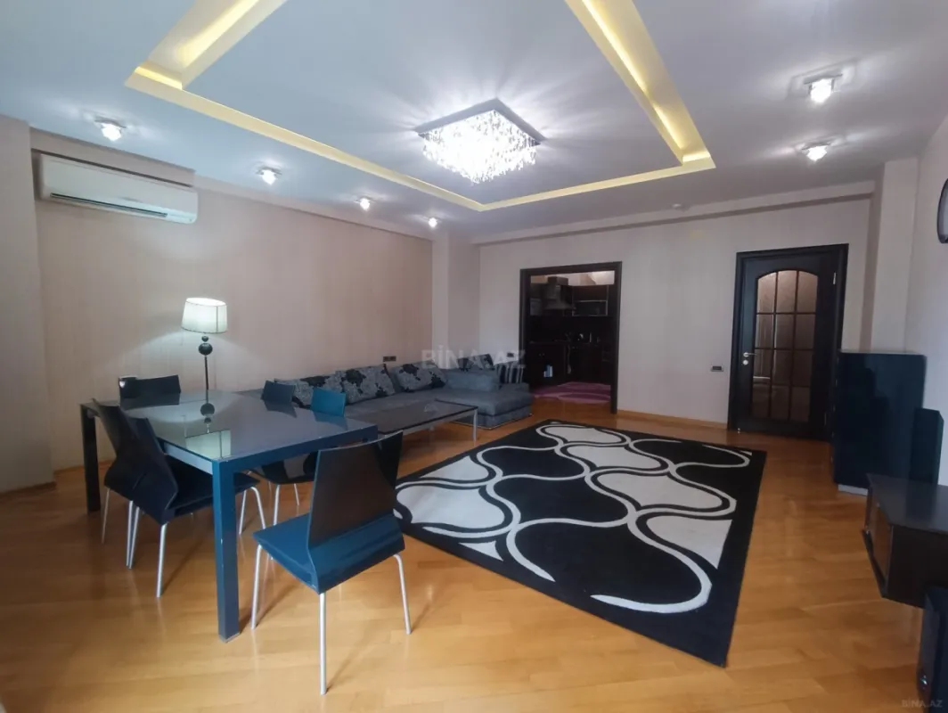 Kirayə verilir 3 otaqlı mənzil 145 m²