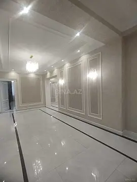 Satılır 4 otaqlı mənzil 215 m²