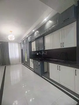Satılır 4 otaqlı mənzil 215 m²