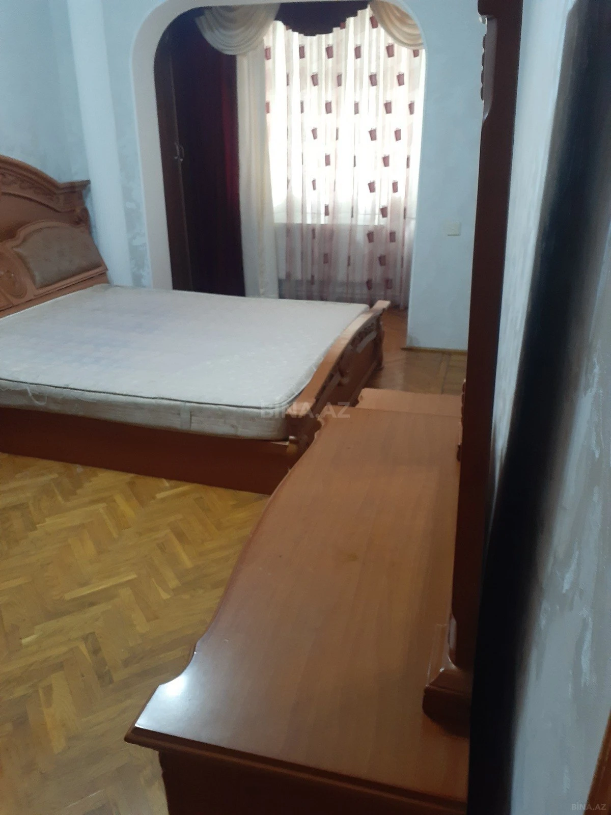 Satılır 4 otaqlı mənzil 110 m²