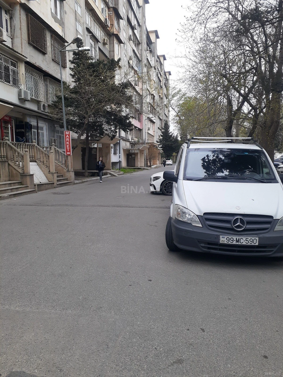 Satılır 4 otaqlı mənzil 110 m²