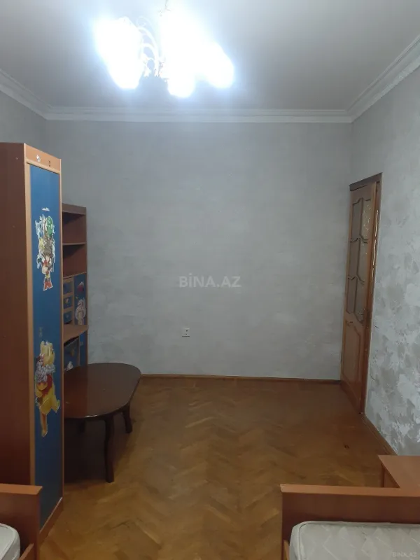 Satılır 4 otaqlı mənzil 110 m²