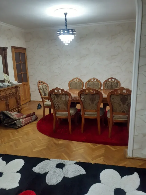 Satılır 4 otaqlı mənzil 110 m²