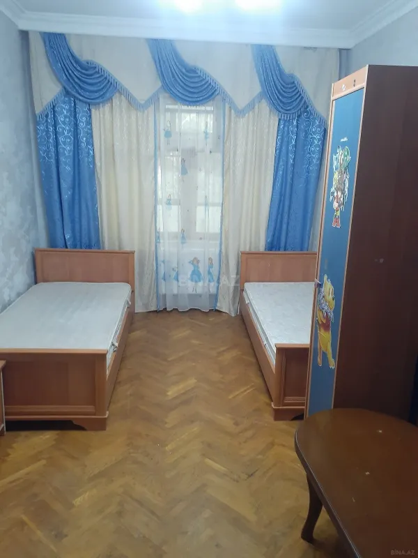 Satılır 4 otaqlı mənzil 110 m²
