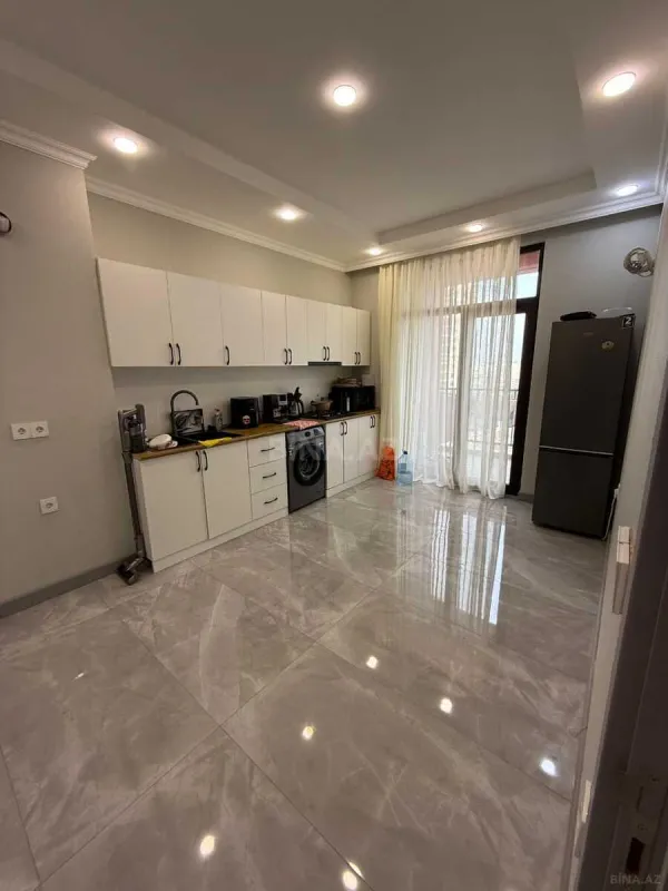 Kirayə verilir 3 otaqlı mənzil 93 m²