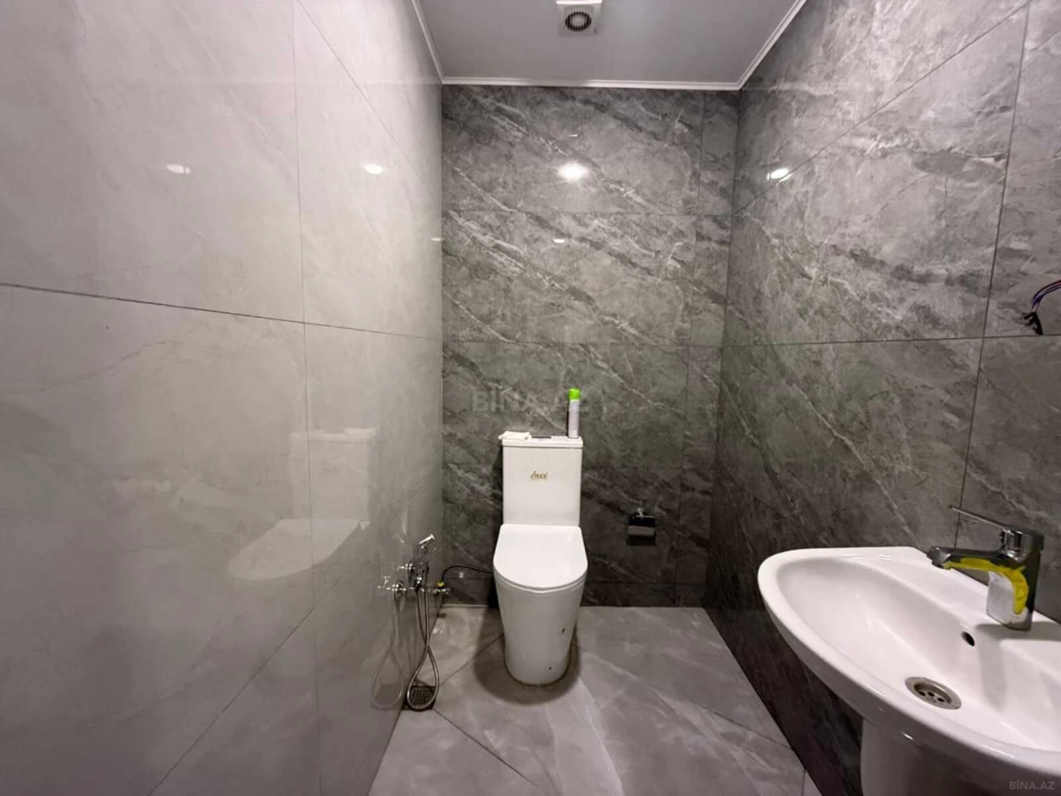 Kirayə verilir 3 otaqlı mənzil 93 m²
