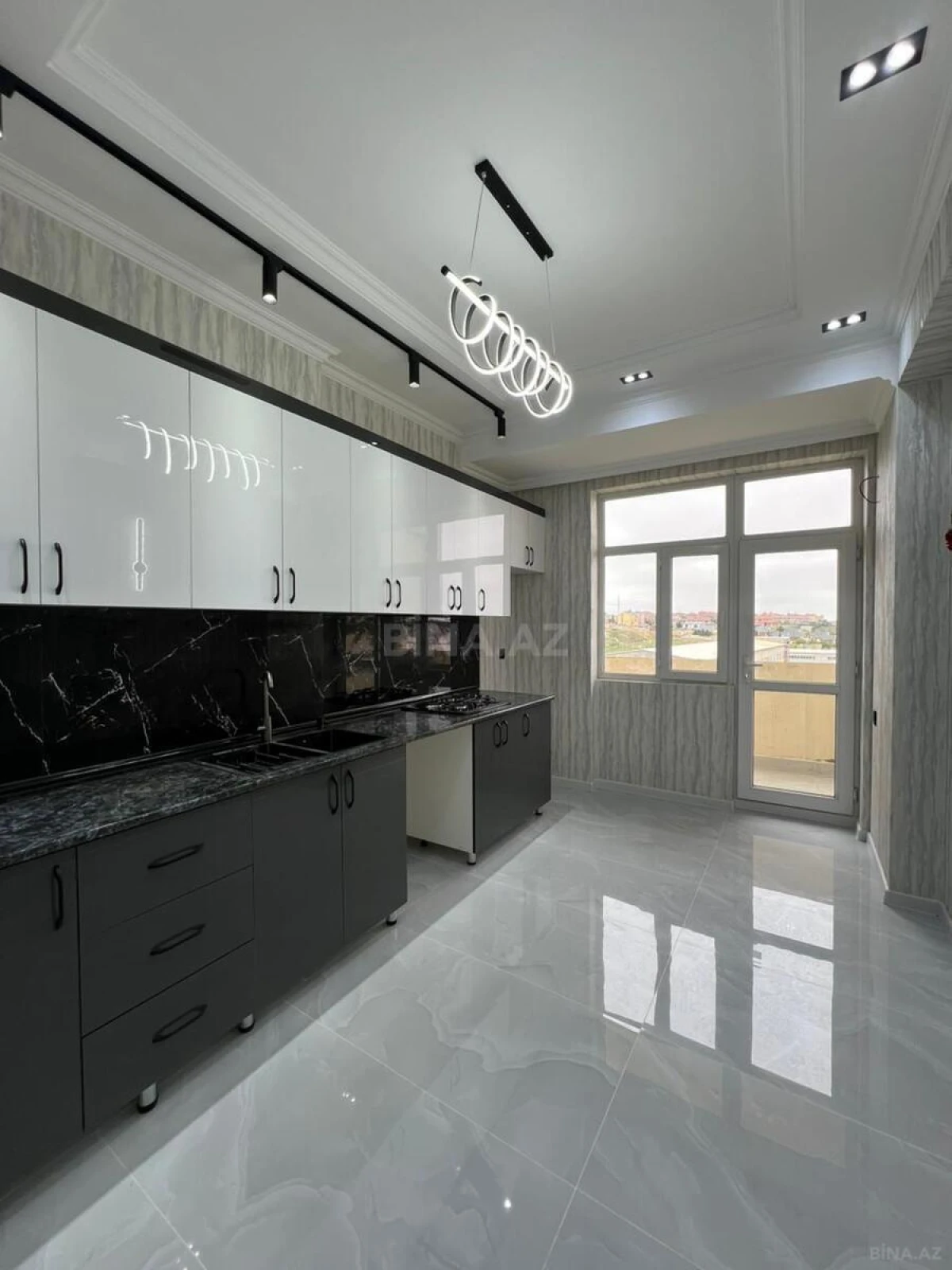 Satılır 3 otaqlı mənzil 90 m²