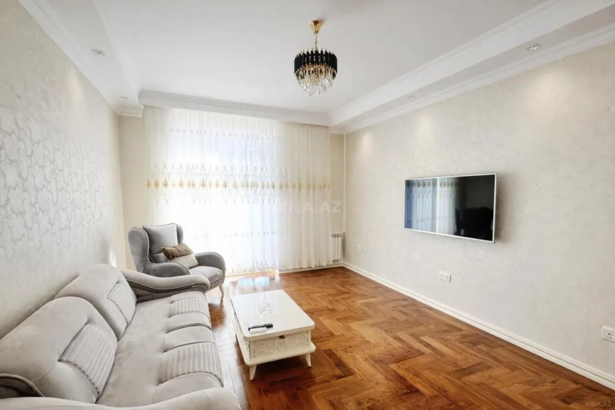 Kirayə verilir 2 otaqlı mənzil 90 m²