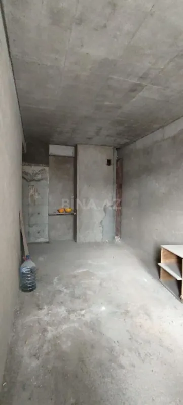 Satılır 4 otaqlı mənzil 179.5 m²