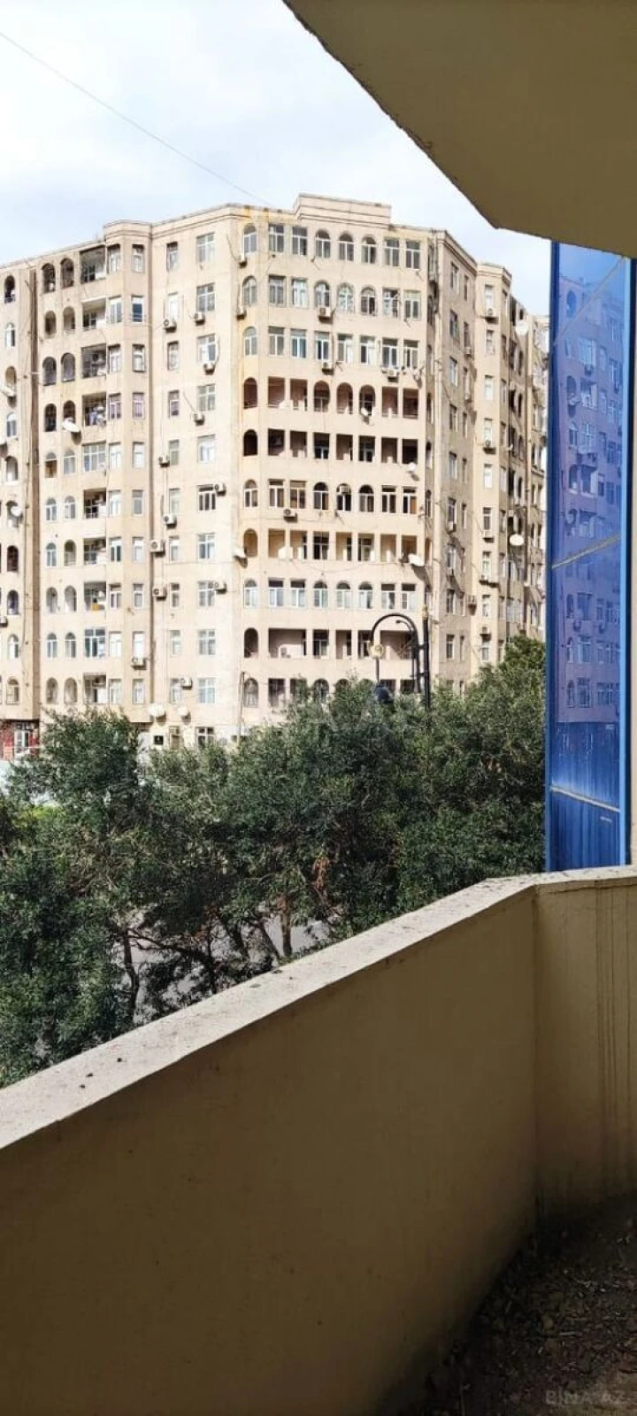 Satılır 4 otaqlı mənzil 179.5 m²