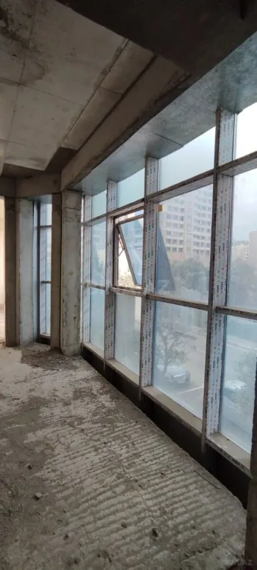 Satılır 4 otaqlı mənzil 179.5 m²