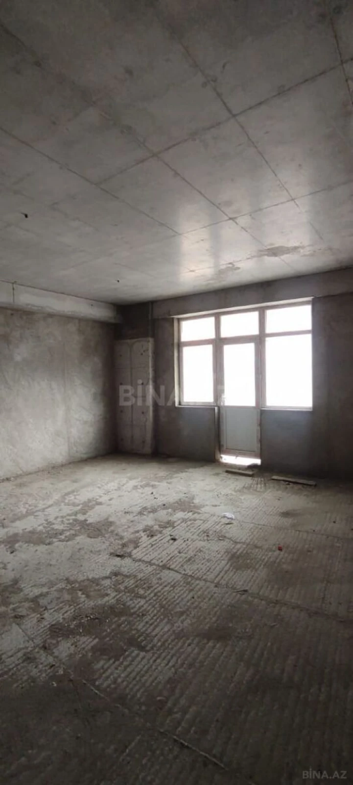 Satılır 4 otaqlı mənzil 179.5 m²
