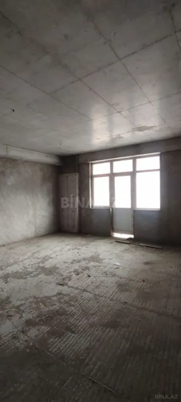 Satılır 4 otaqlı mənzil 179.5 m²