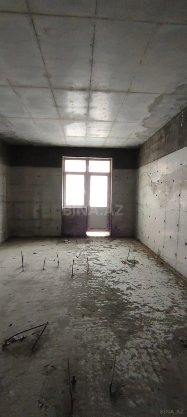 Satılır 4 otaqlı mənzil 179.5 m²