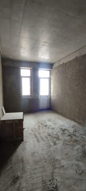 Satılır 4 otaqlı mənzil 179.5 m²