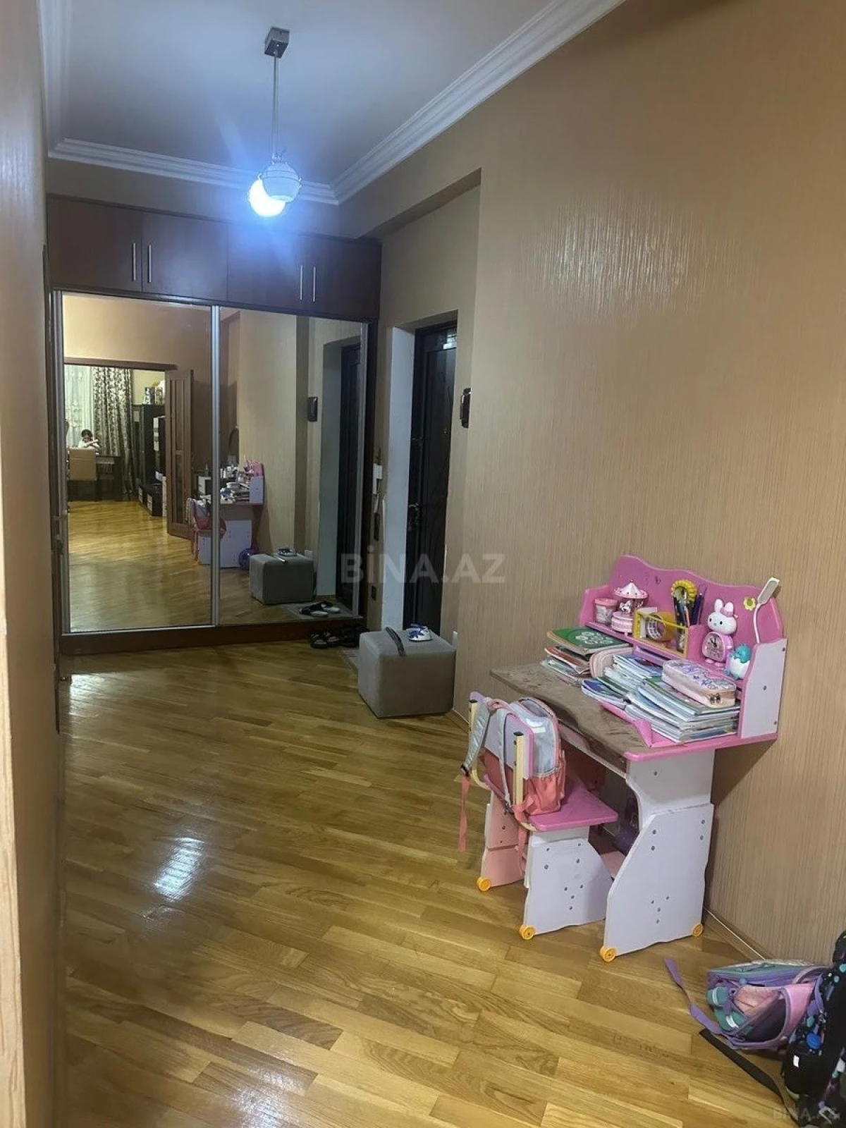 Satılır 2 otaqlı mənzil 90 m²