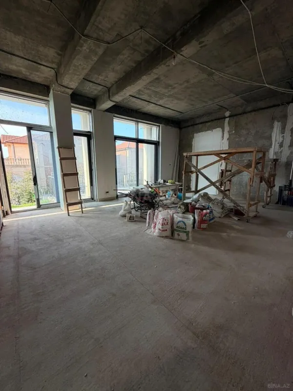 Satılır 3 otaqlı mənzil 134 m²