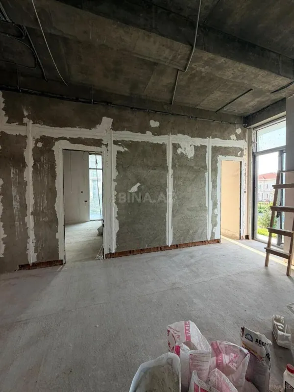 Satılır 3 otaqlı mənzil 134 m²