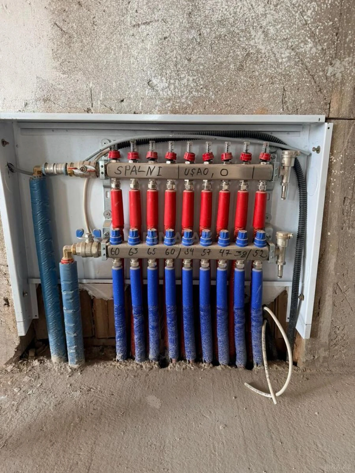 Satılır 3 otaqlı mənzil 134 m²