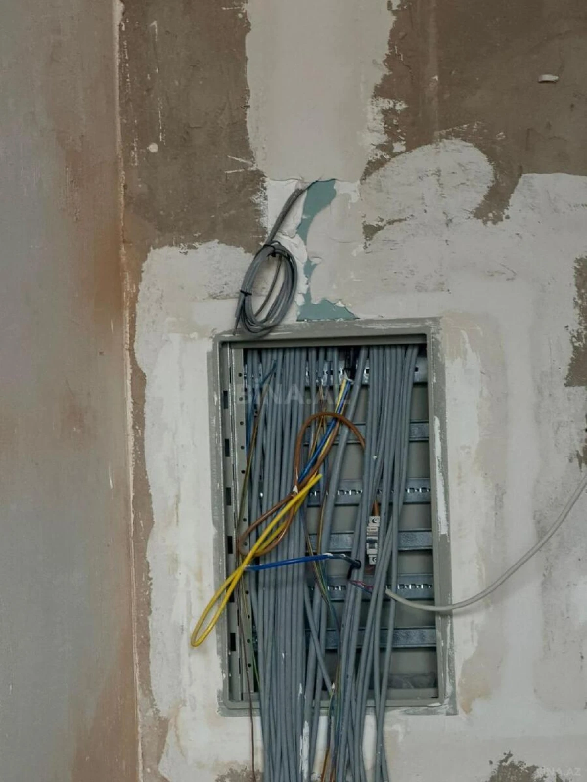 Satılır 3 otaqlı mənzil 134 m²