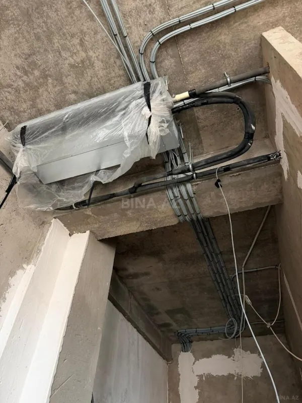 Satılır 3 otaqlı mənzil 134 m²