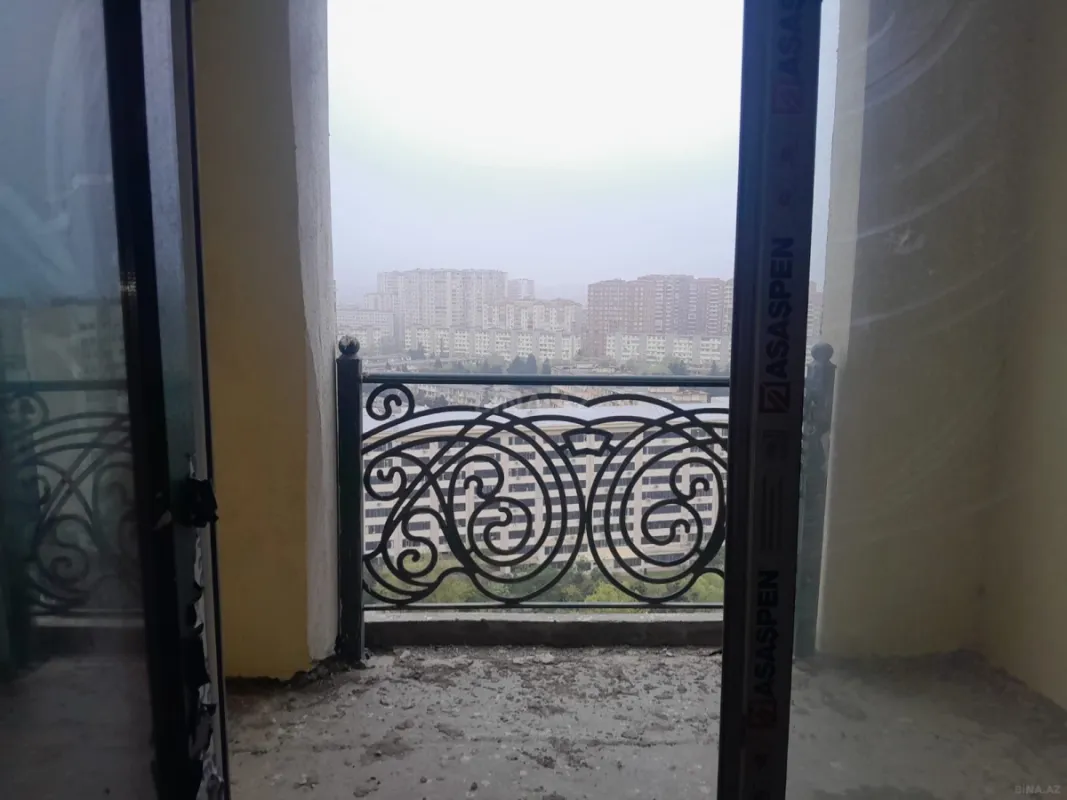 Satılır 4 otaqlı mənzil 165 m²