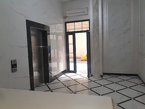 Satılır 4 otaqlı mənzil 165 m²